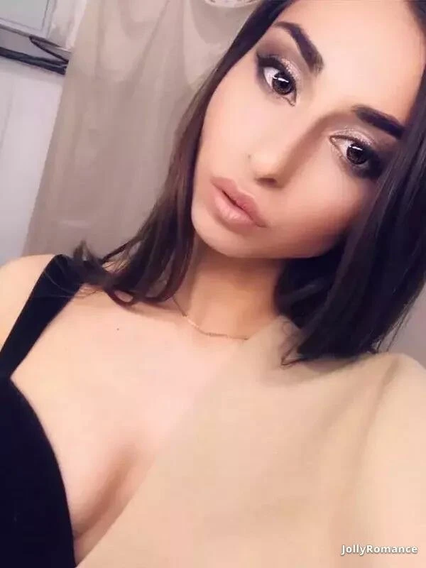 Veronika Profile image 1