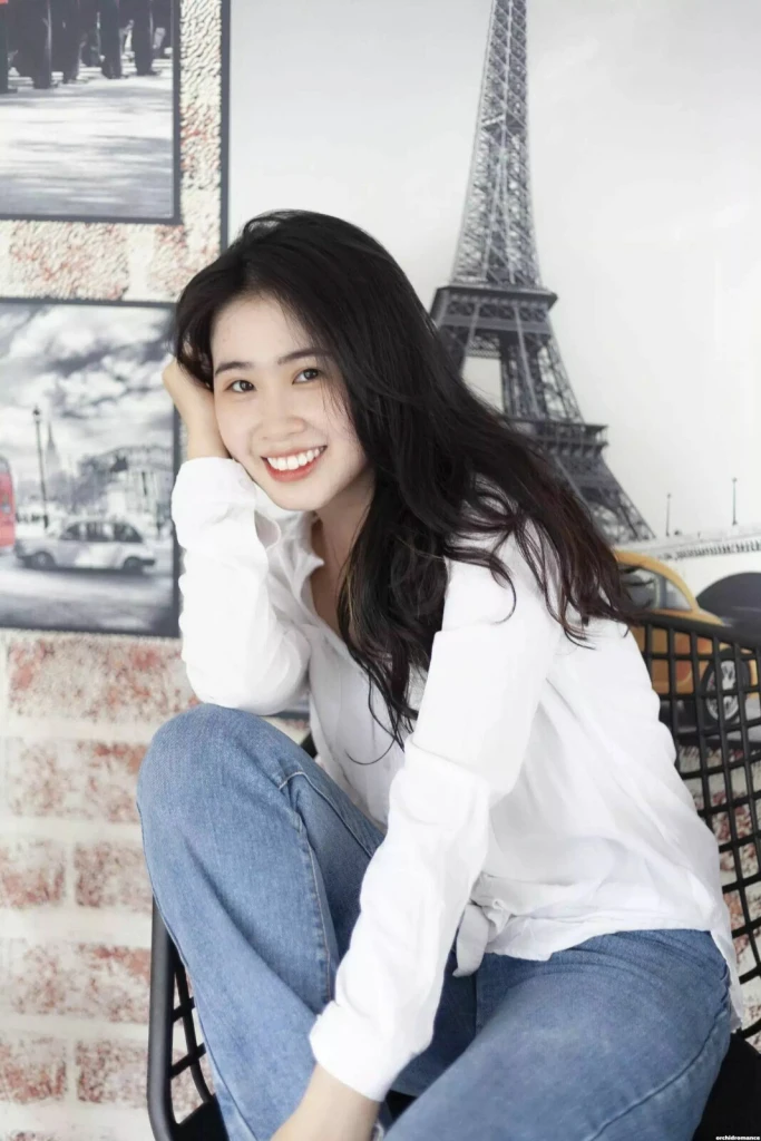 Emmy Profile image 2