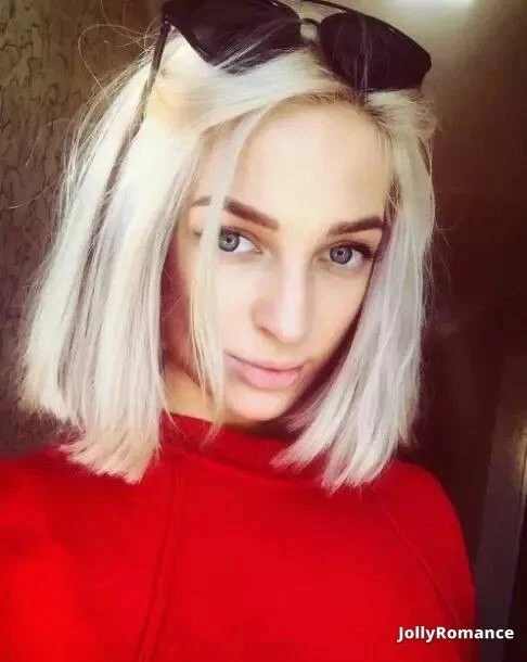 Alina Profile image 4