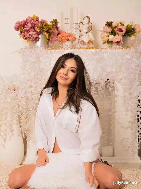 Yana Profile image 2