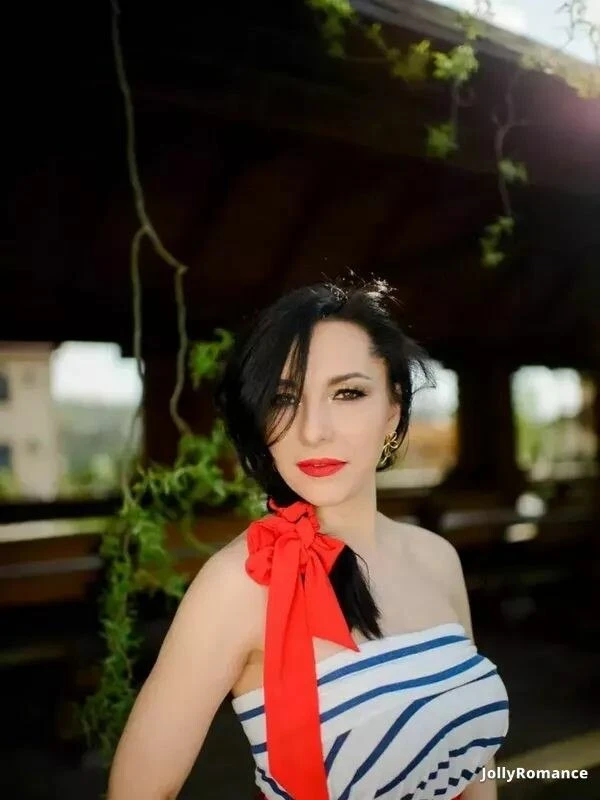 Maria Profile image 3