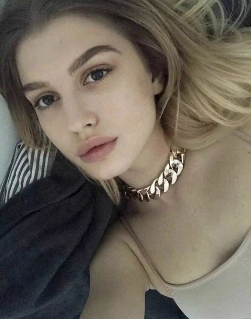 Elena Profile image 1