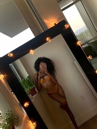 Jennyy_xo Profile image 3