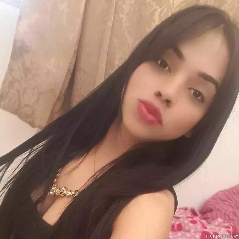Desiree Profile image 2