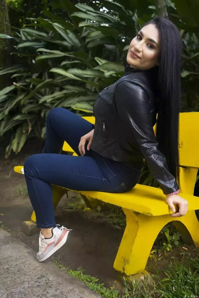 Deisy Profile image 3