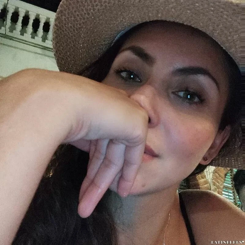 Alejandra Profile image 4