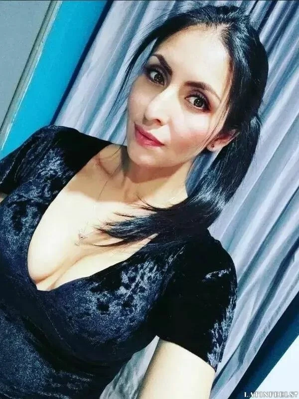 Alejandra Profile image 2