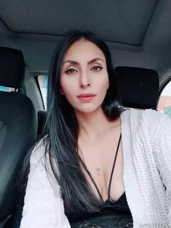 Alejandra Profile image 1