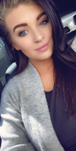 Ashley Profile image 2