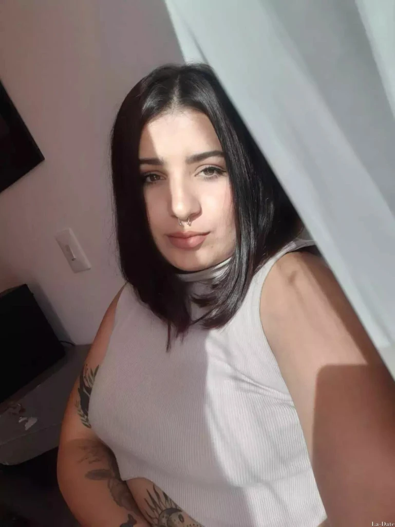Estefania Profile image 4
