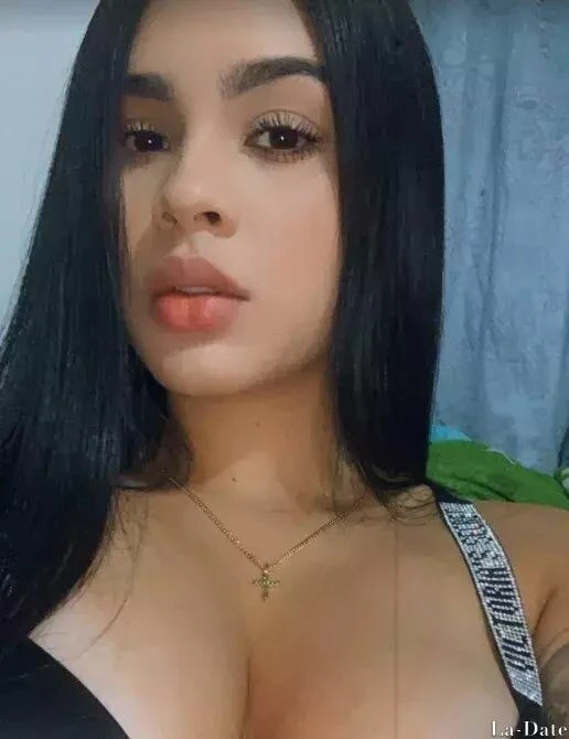 Adriana Profile image 4