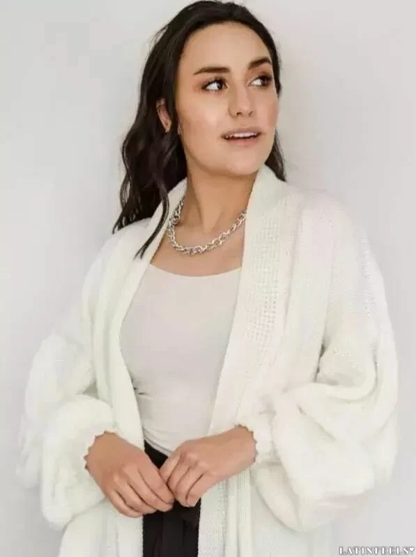 Paula Profile image 3