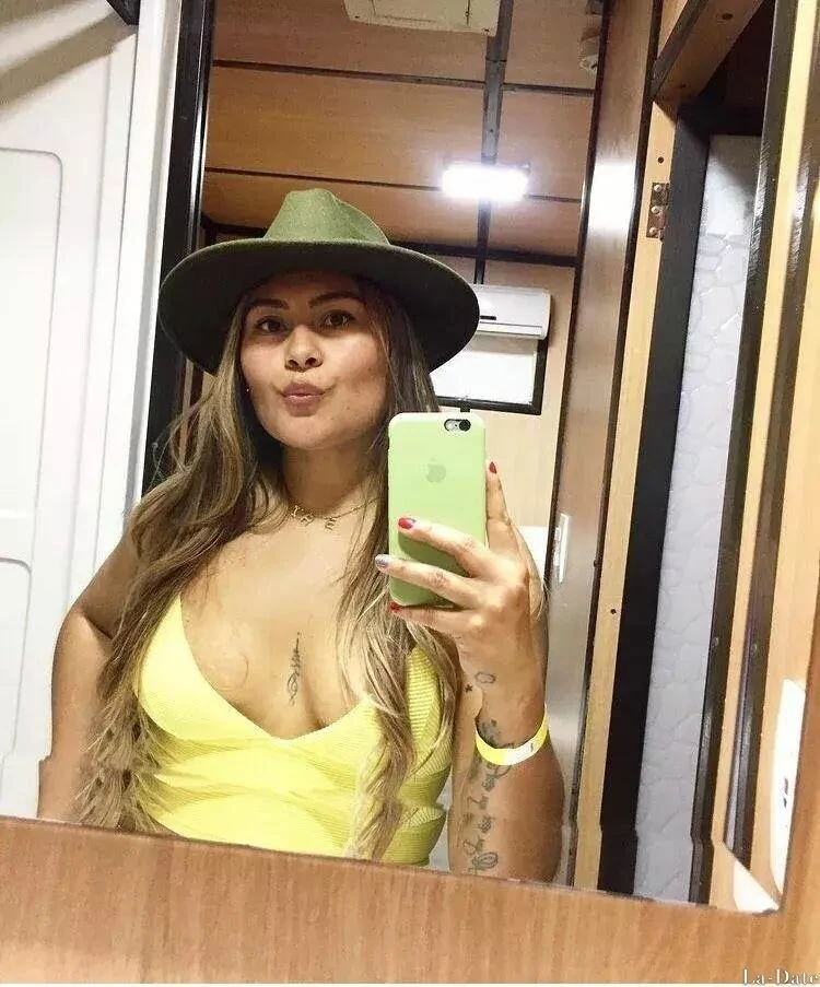 Paula Profile image 3