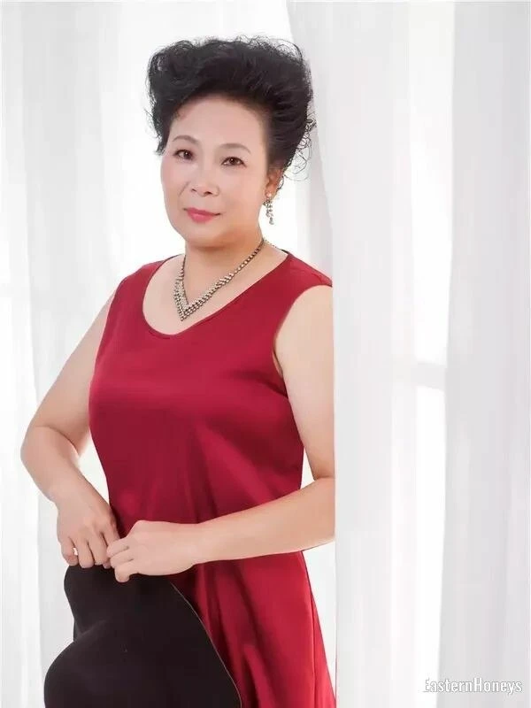 Huiyi Profile image 3