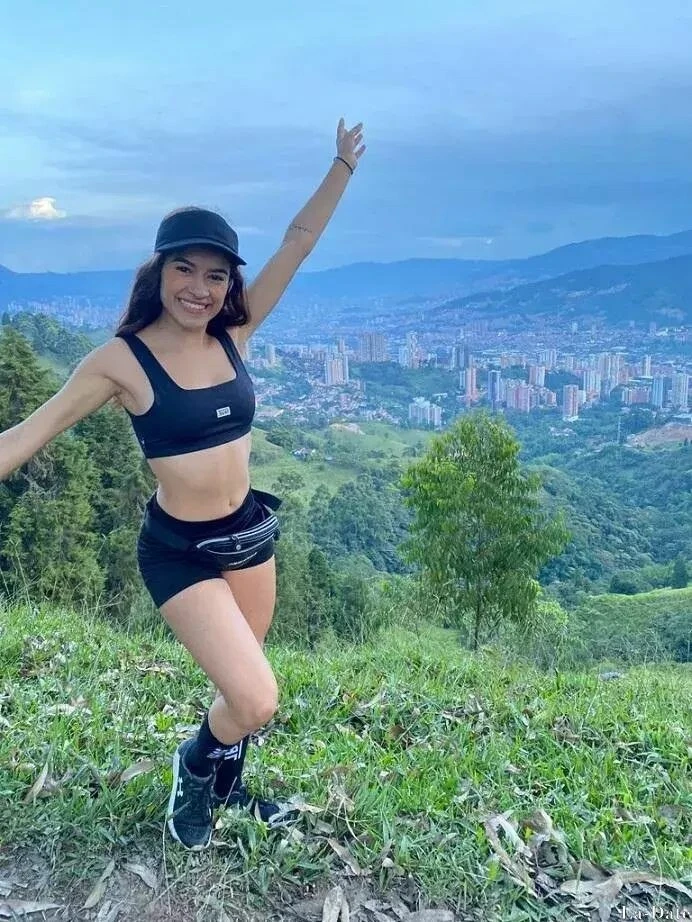 Valentina Profile image 2
