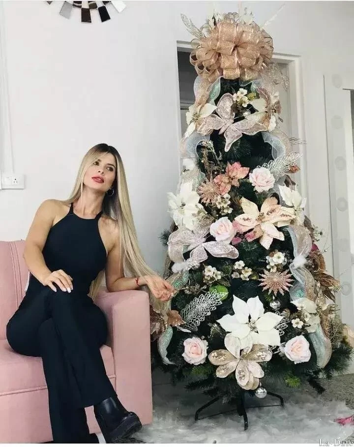 Paola Profile image 4