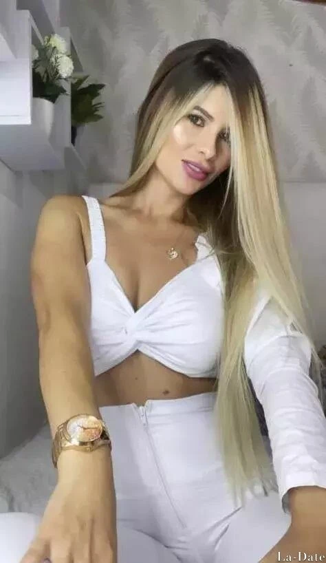 Paola Profile image 1