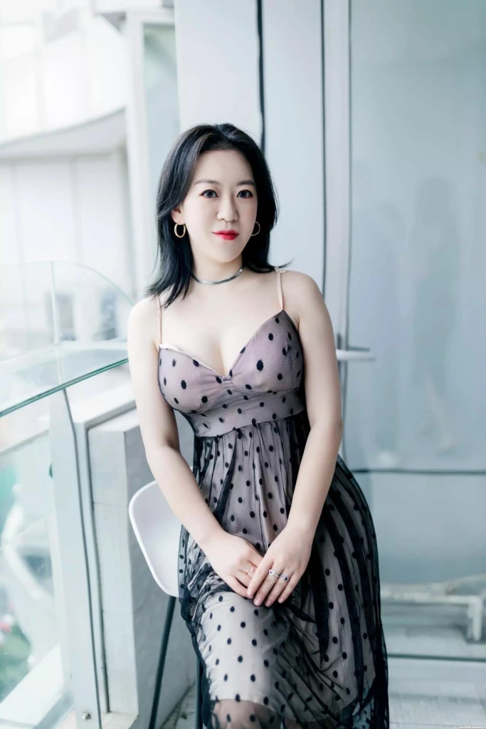 Ling Profile image 2