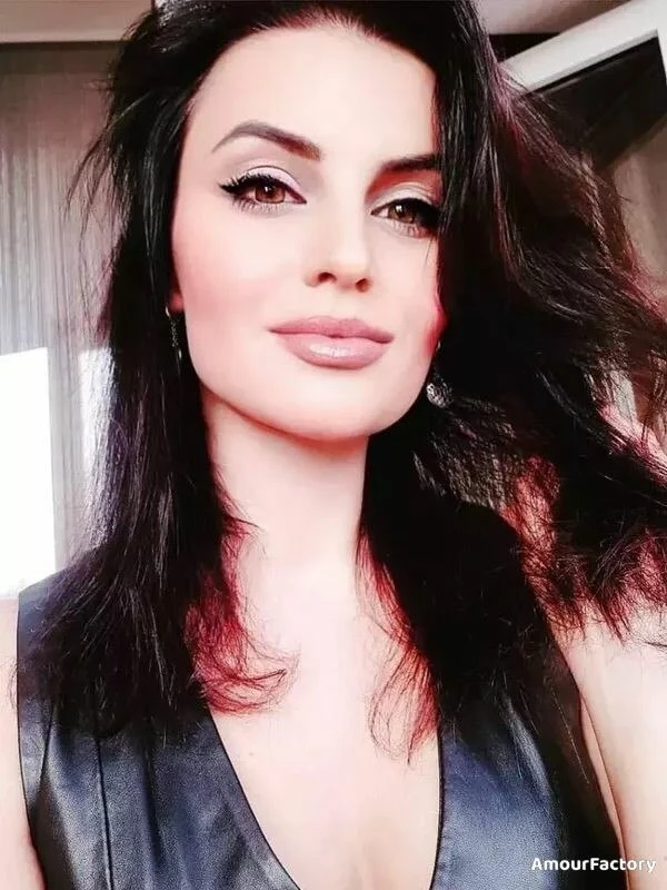 Kristina Profile image 4