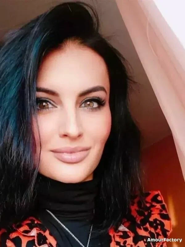 Kristina Profile image 2